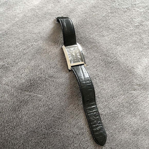 Armani men’s watch. Battery needs to be changed - Picture 1 of 3